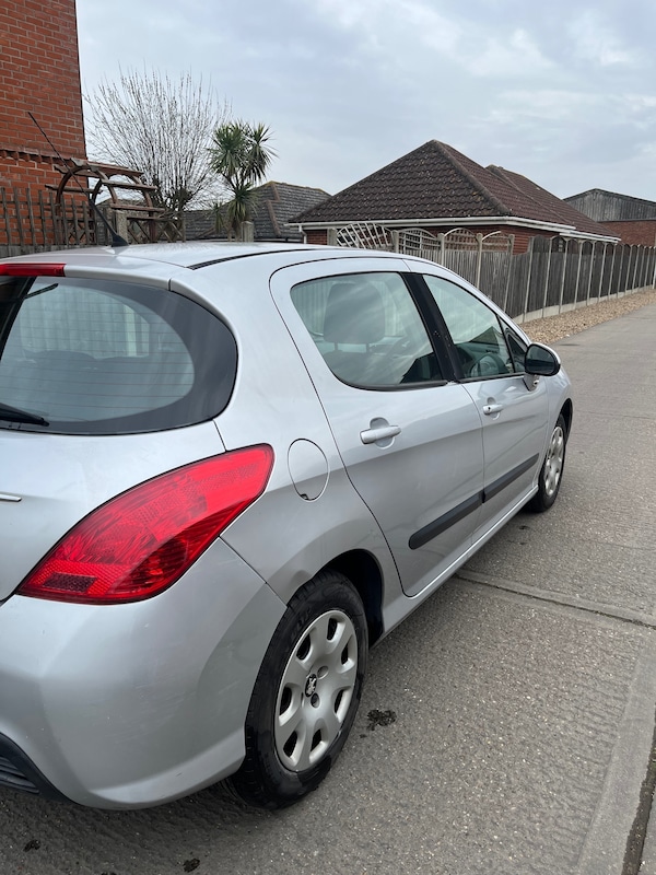 Used Peugeot 308 2011 for sale - 76264461: Photo 12