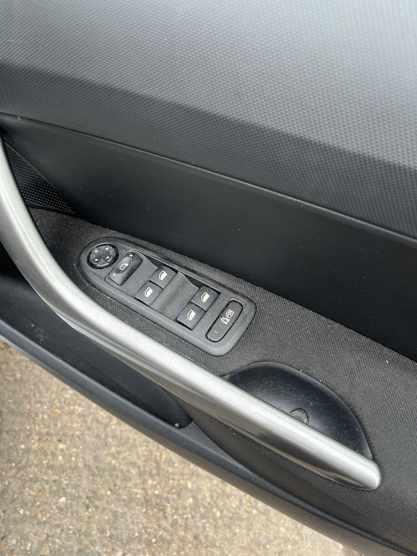 Used Peugeot 308 2011 for sale - 76264461: Photo 15