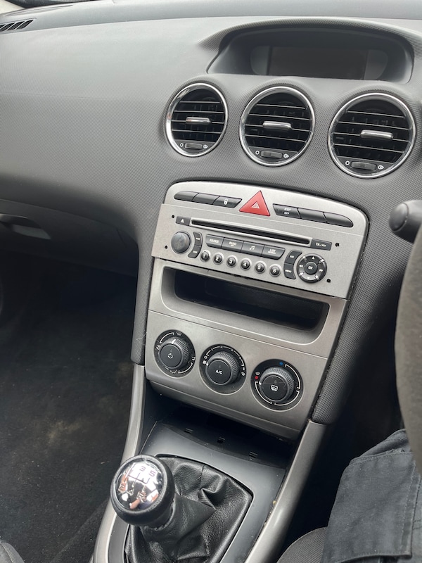 Used Peugeot 308 2011 for sale - 76264461: Photo 17