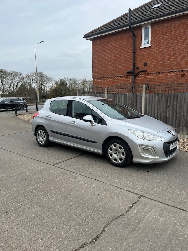 Used Peugeot 308 2011 for sale - 76264461: Photo 1