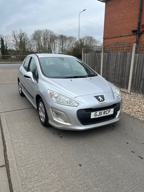Used Peugeot 308 2011 for sale - 76264461: Photo 3