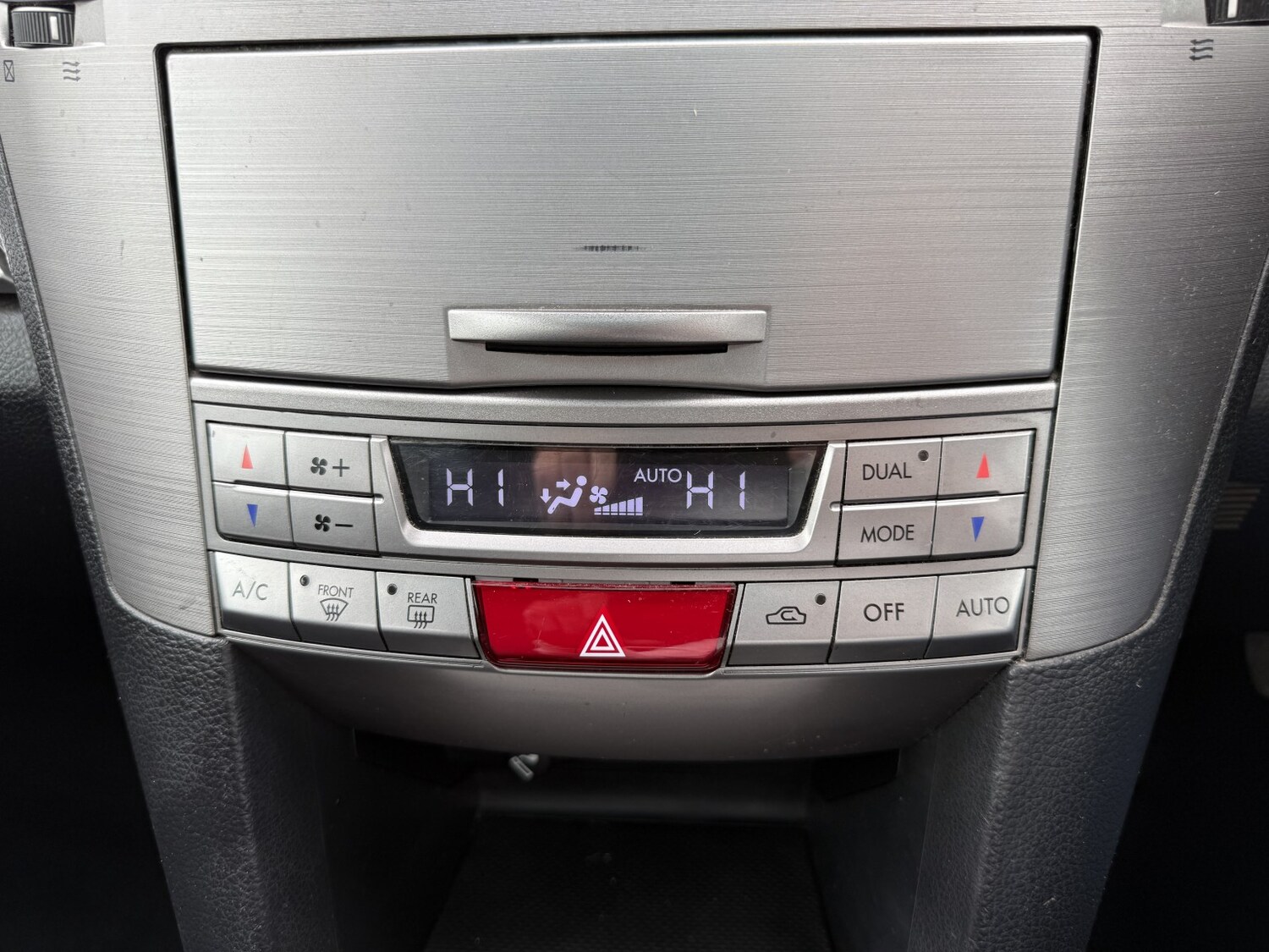 Used Subaru Legacy 2011 for sale - 76391456: Photo 28