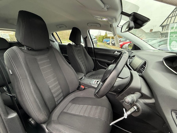 Used Peugeot 308 2017 for sale - 74320867: Photo 7