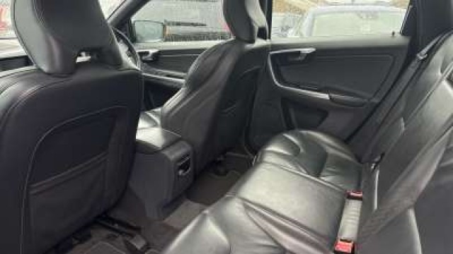 Used Volvo XC60 2016 for sale - 77921389: Photo 9