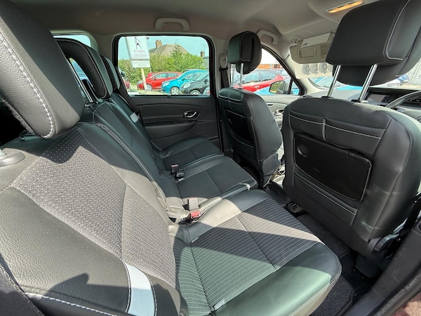 Used Renault Grand Scenic 2013 for sale - 75289274: Photo 11
