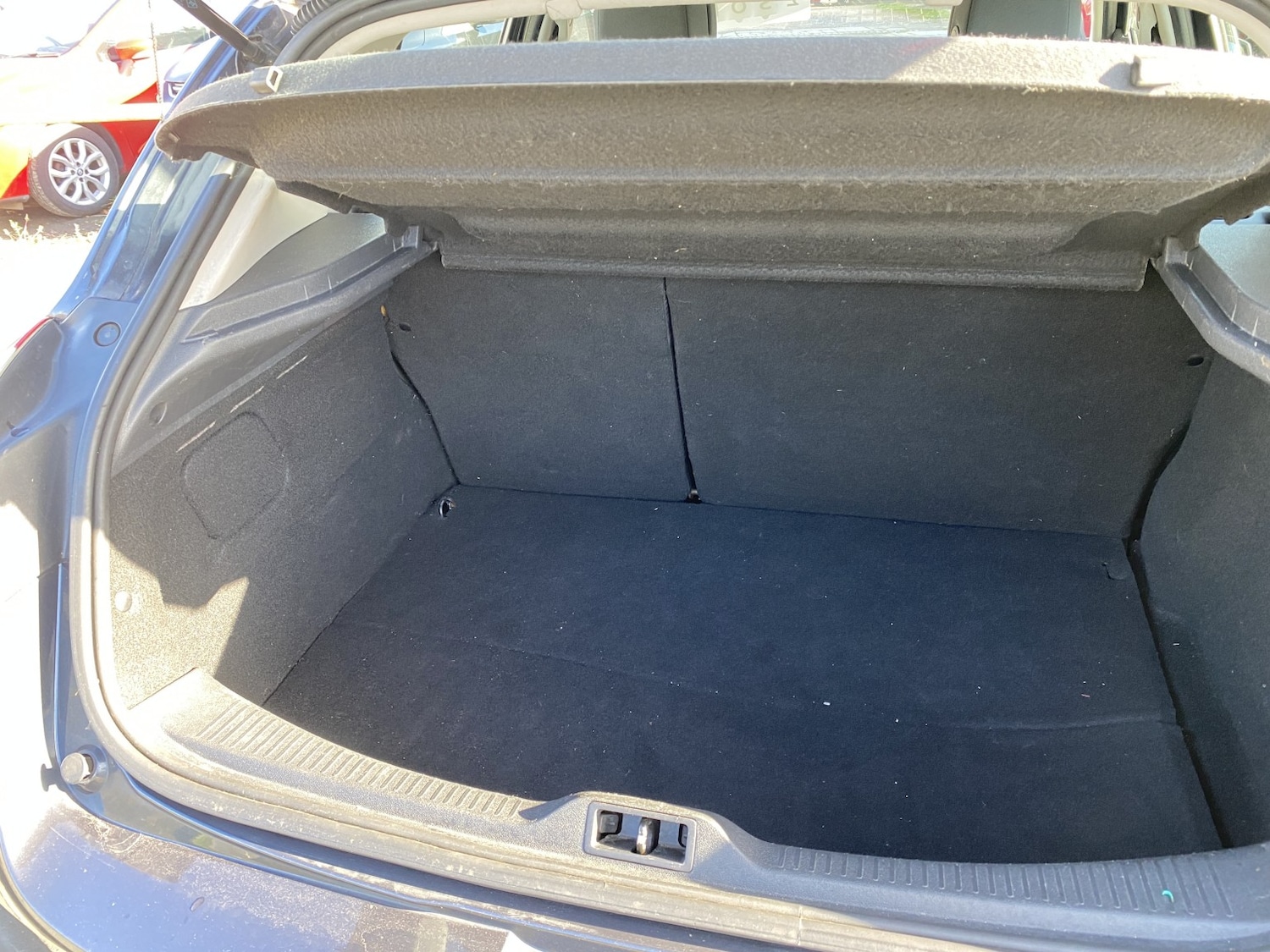 Used Renault Megane 2011 for sale - 77464649: Photo 8