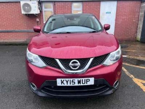 Used Nissan Qashqai 2015 for sale - 77400074: Photo 2