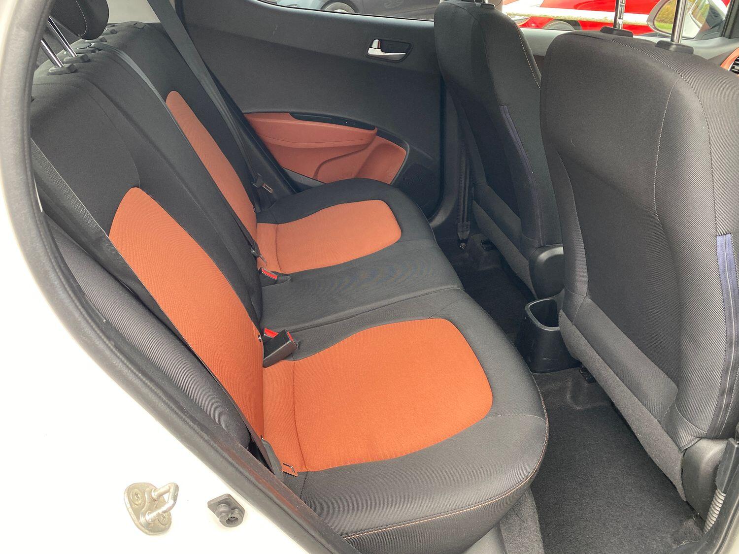 Used Hyundai i10 2014 for sale - 76242869: Photo 10