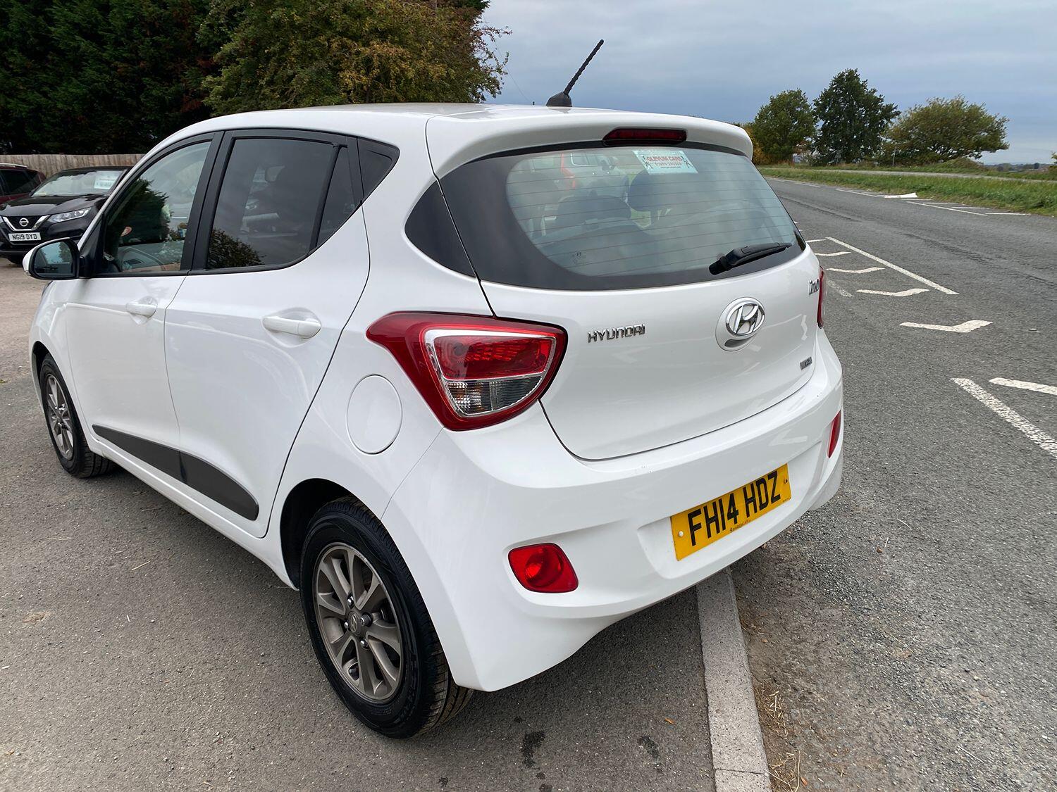 Used Hyundai i10 2014 for sale - 76242869: Photo 6