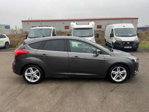 Used Ford Focus 2015 for sale - 77921348: Photo 2