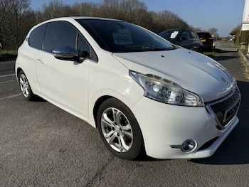 Used Peugeot 208 2013 for sale - 78285951: Photo