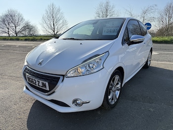 Used Peugeot 208 2013 for sale - 78285951: Photo