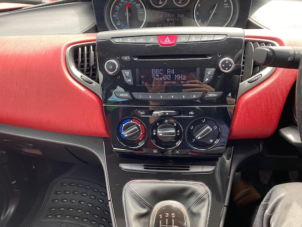 Used Chrysler Ypsilon 2013 for sale - 74864272: Photo 18