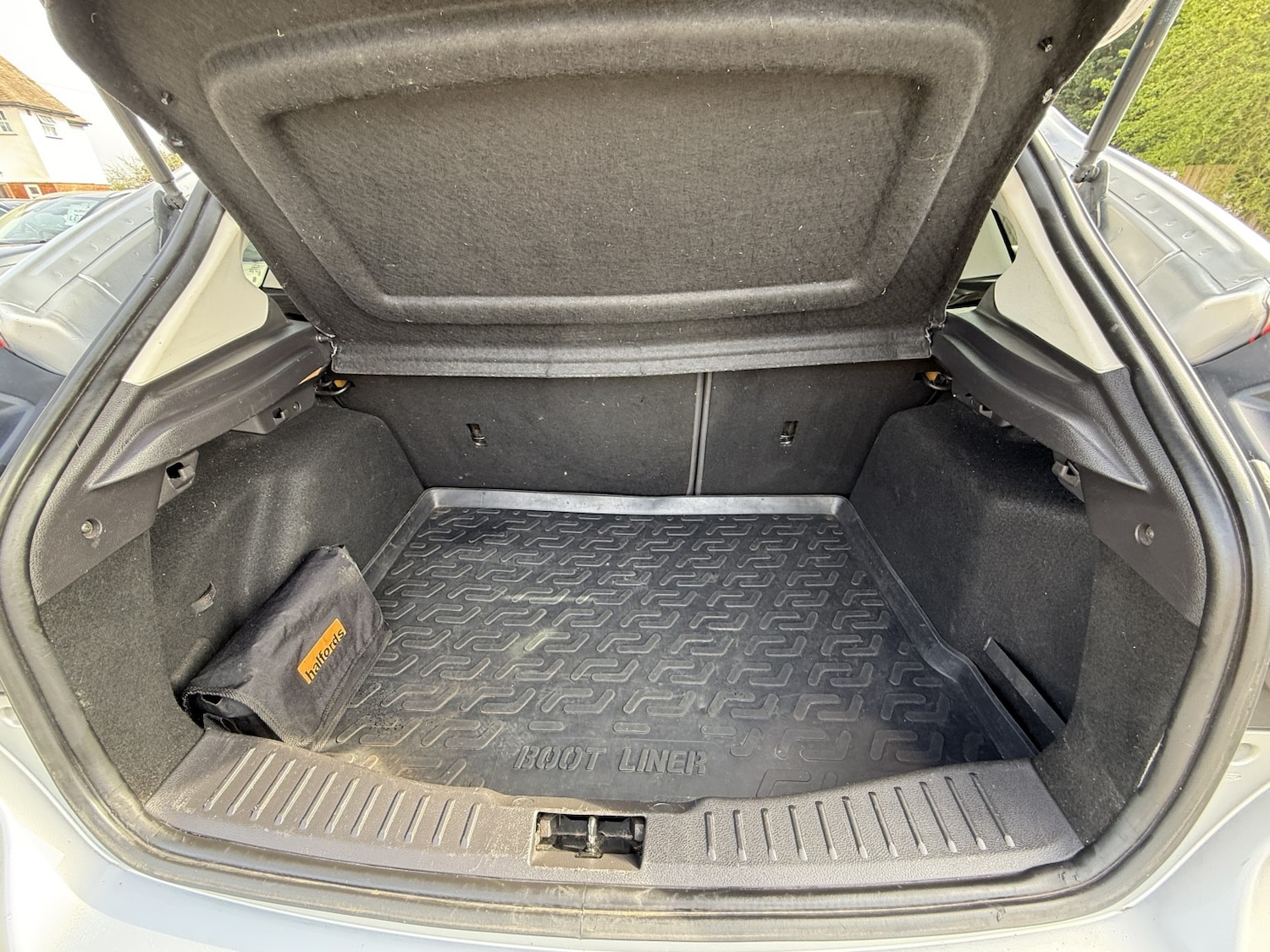 Used Ford Focus 2011 for sale - 77968671: Photo 9