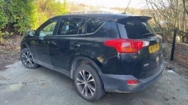 Used Toyota RAV4 2015 for sale - 77921335: Photo 3