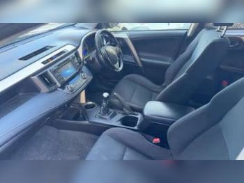 Used Toyota RAV4 2015 for sale - 77921335: Photo