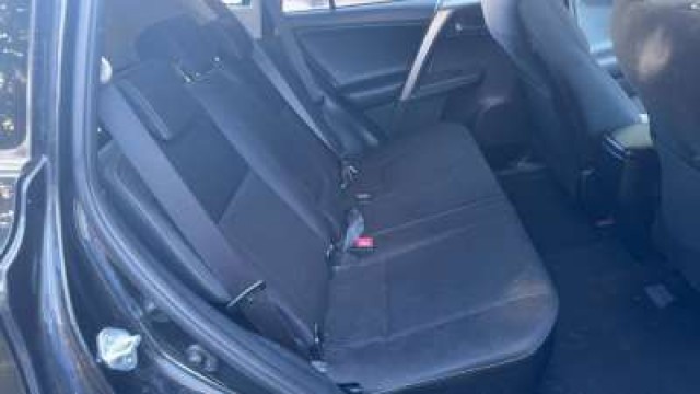 Used Toyota RAV4 2015 for sale - 77921335: Photo 5