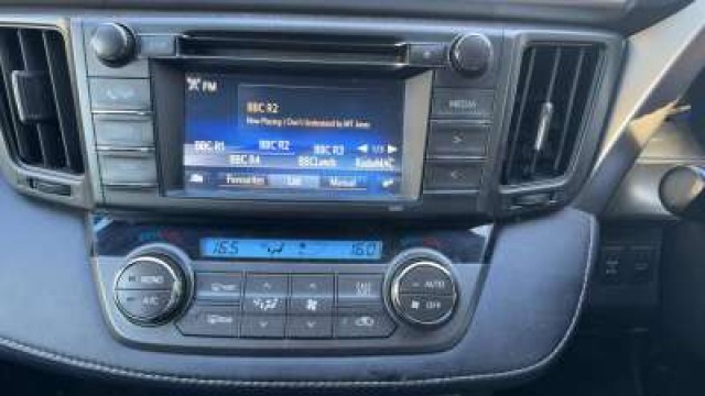 Used Toyota RAV4 2015 for sale - 77921335: Photo 6