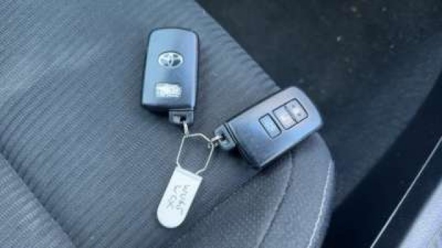 Used Toyota RAV4 2015 for sale - 77921335: Photo 8