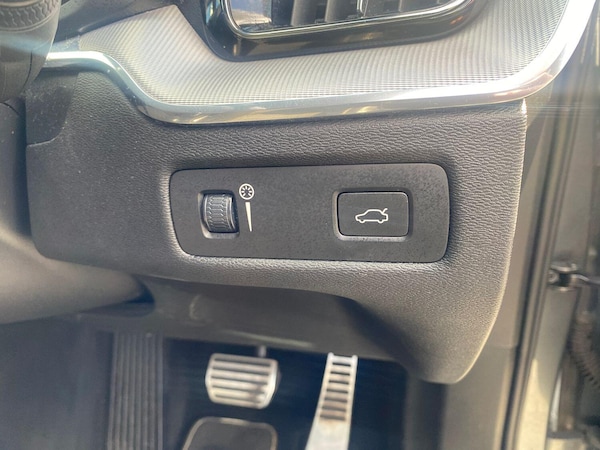 Used Volvo XC60 2018 for sale - 76120264: Photo 17