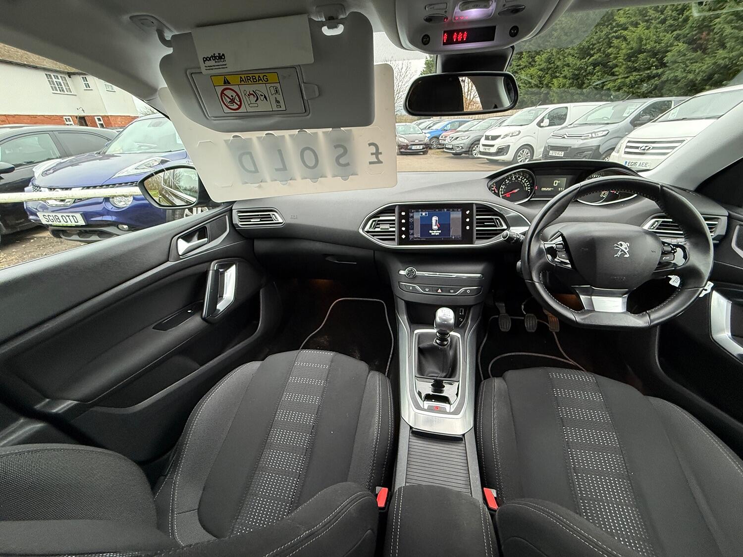 Used Peugeot 308 2017 for sale - 76794231: Photo 11