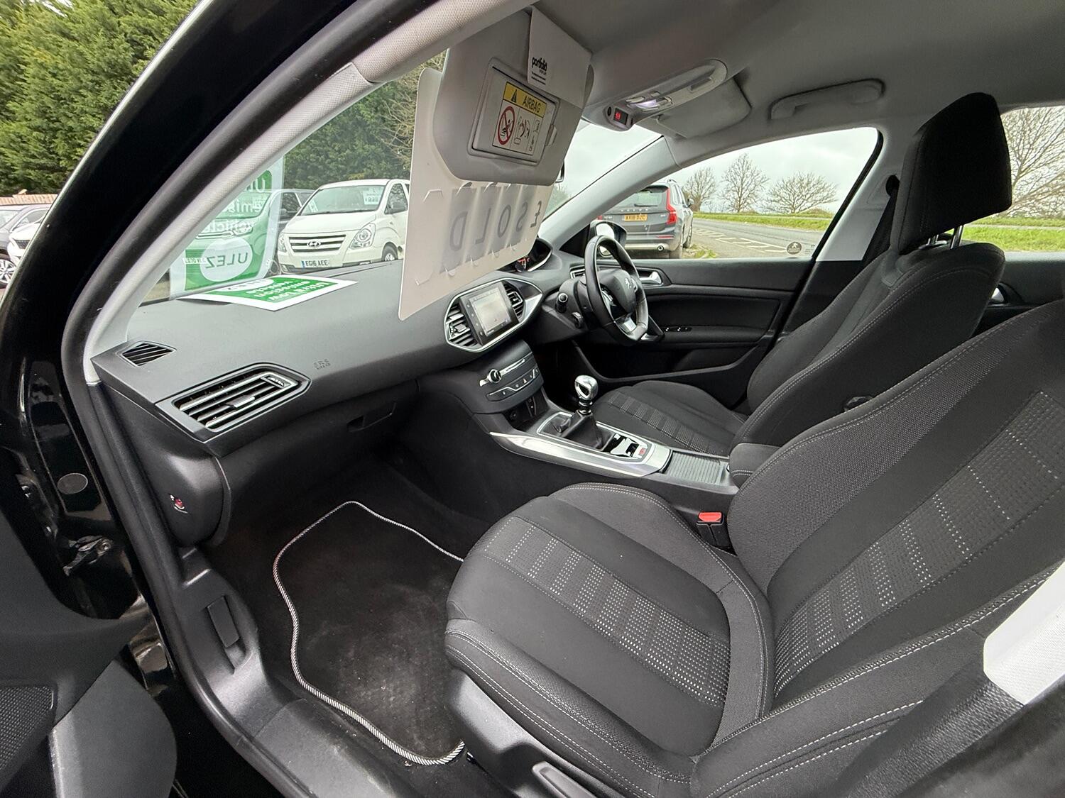 Used Peugeot 308 2017 for sale - 76794231: Photo 14