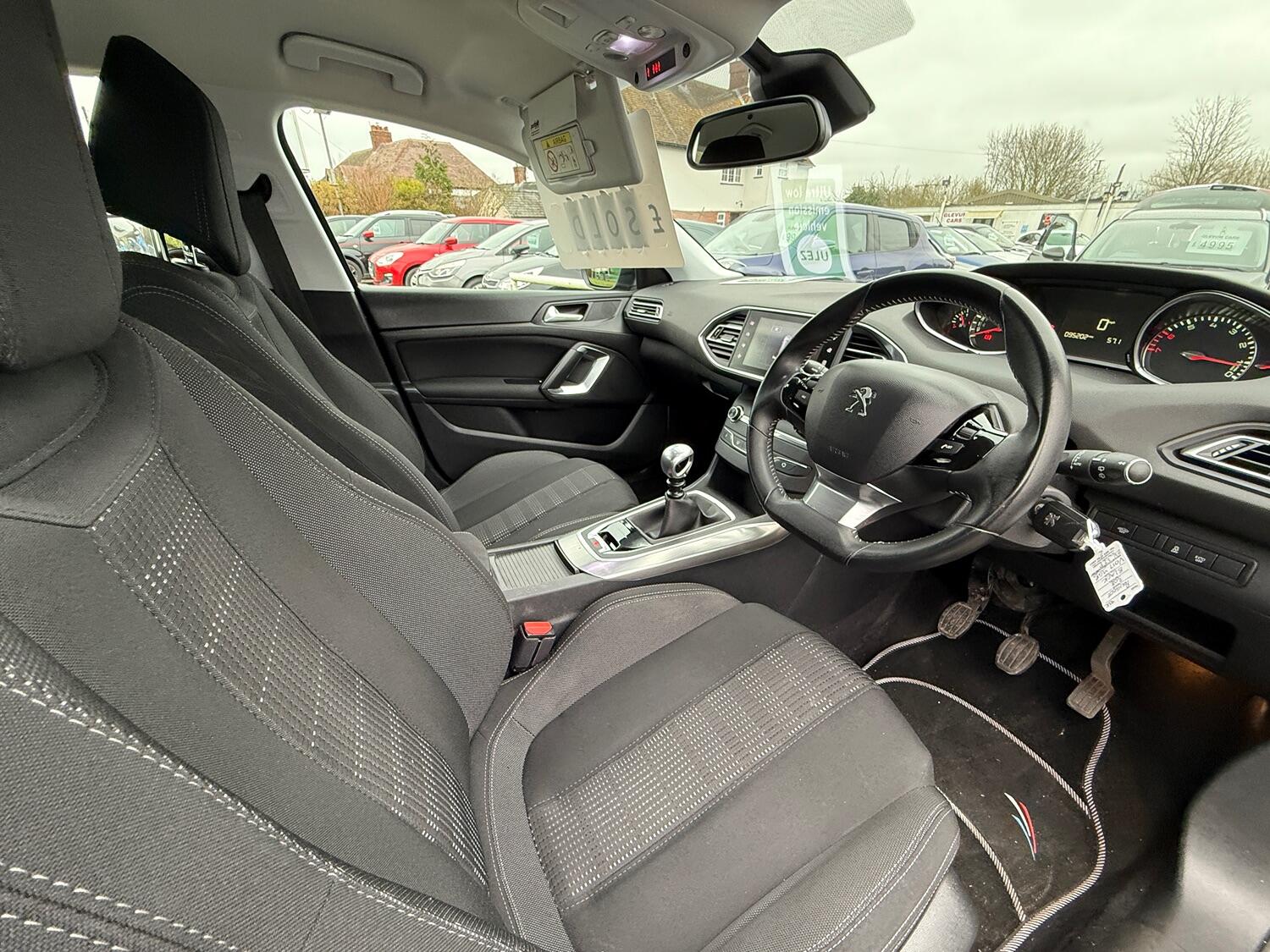 Used Peugeot 308 2017 for sale - 76794231: Photo 8