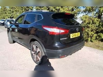Used Nissan Qashqai 2016 for sale - 76082717: Photo