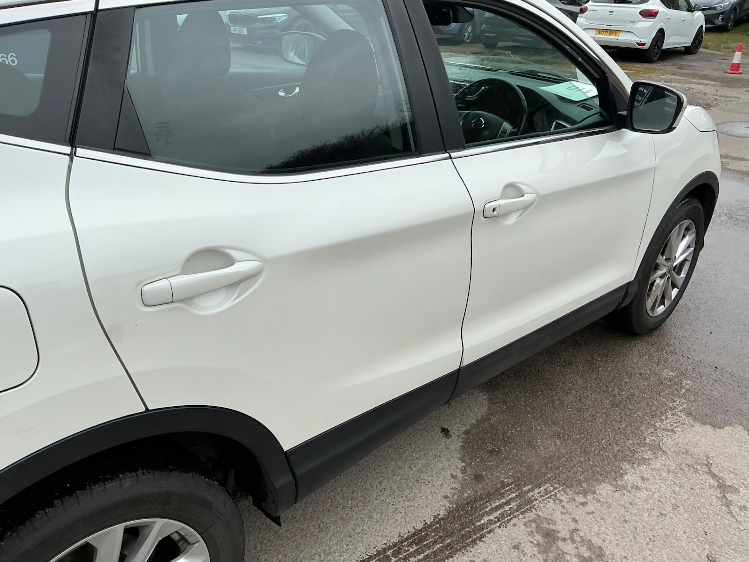 Used Nissan Qashqai 2014 for sale - 77991756: Photo 2