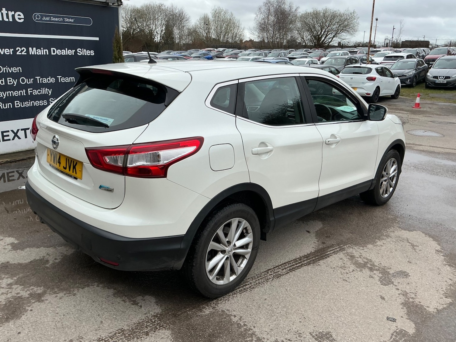 Used Nissan Qashqai 2014 for sale - 77991756: Photo 3