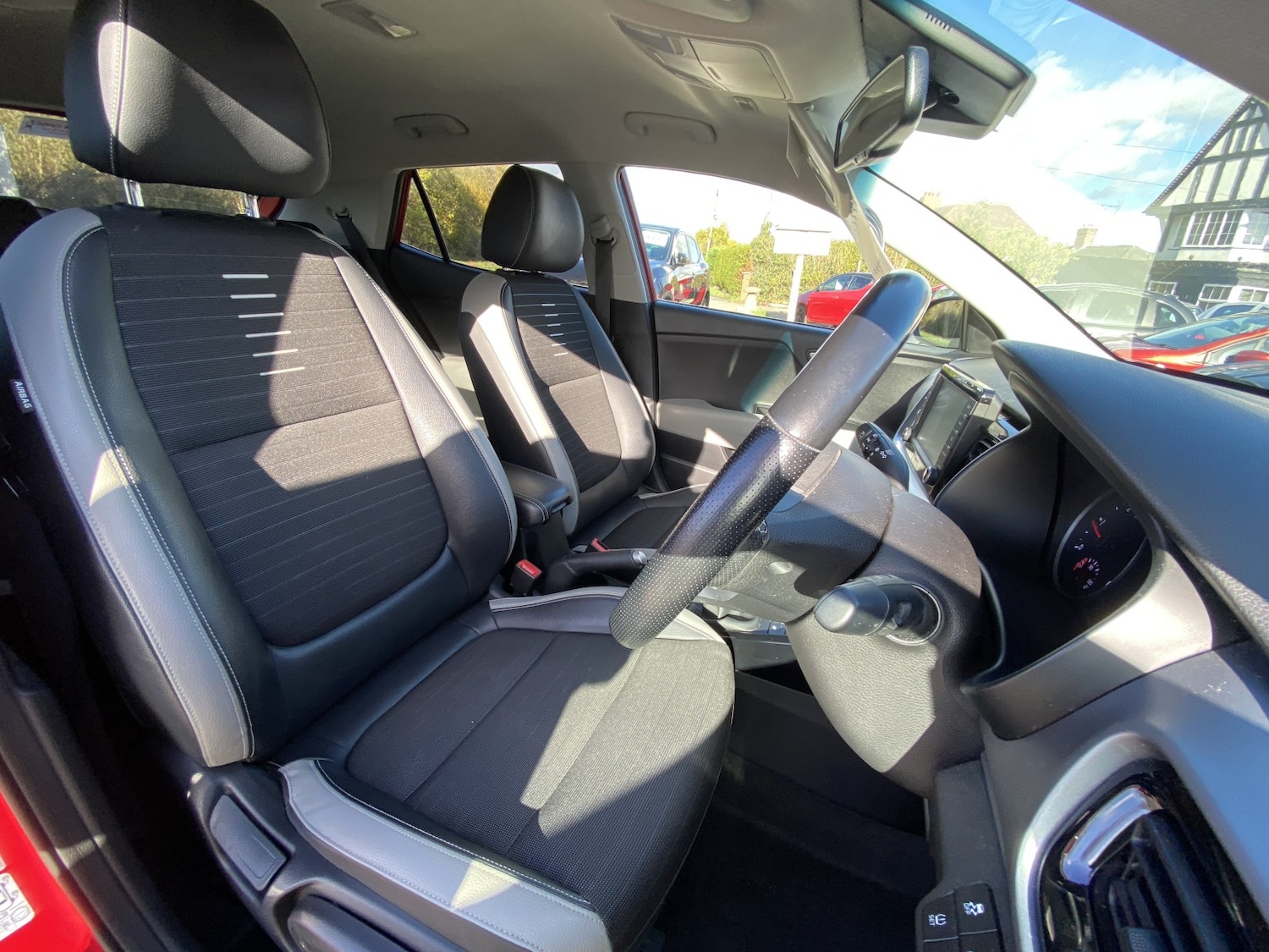 Used Kia Stonic 2018 for sale - 76120261: Photo 12