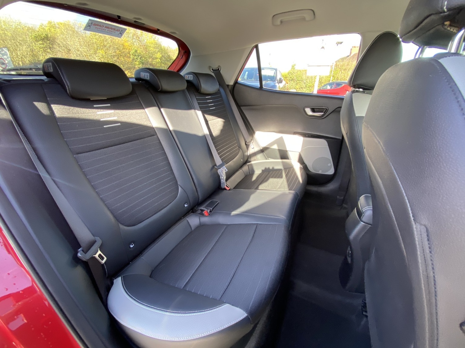 Used Kia Stonic 2018 for sale - 76120261: Photo 14