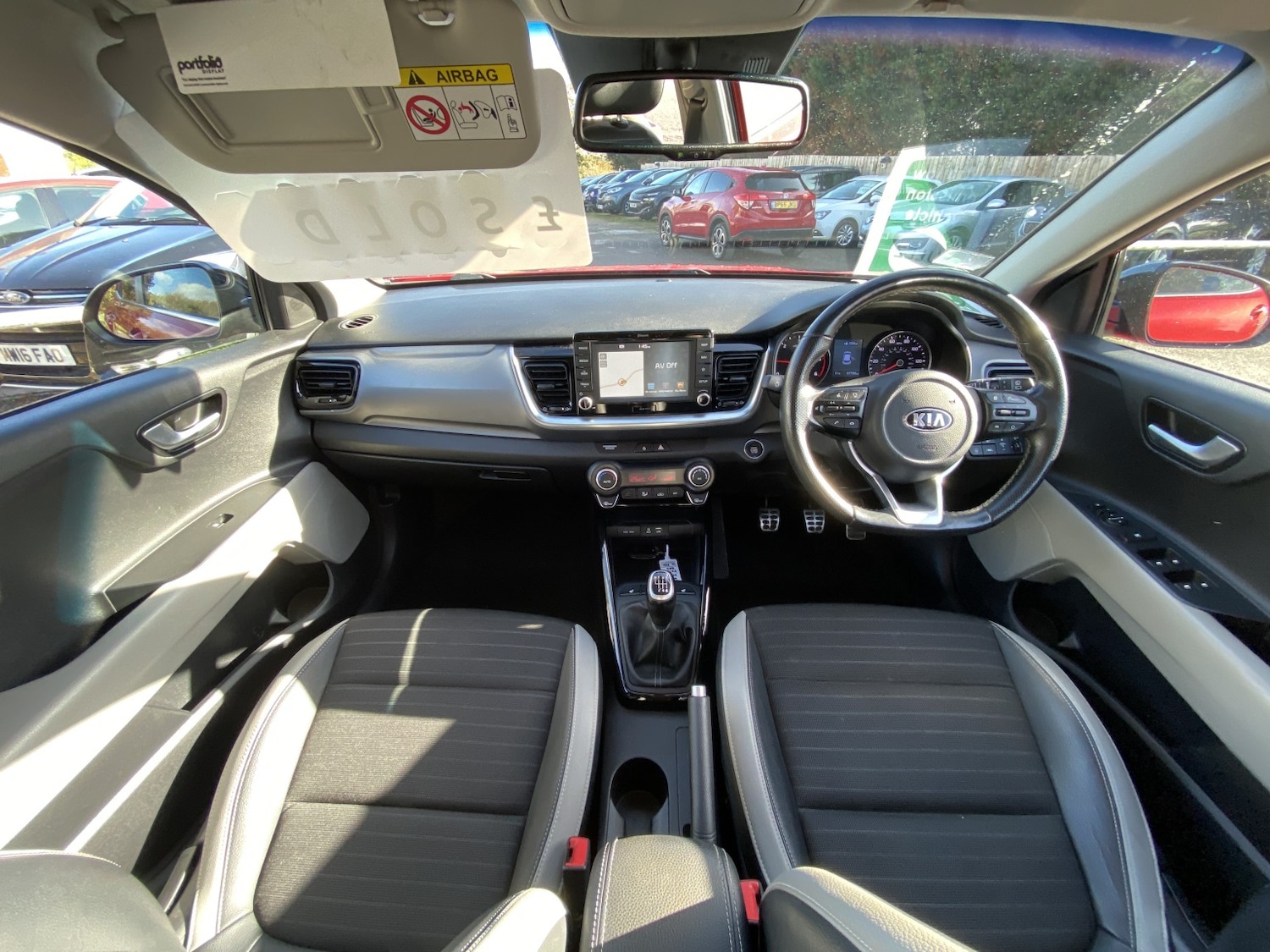 Used Kia Stonic 2018 for sale - 76120261: Photo 15