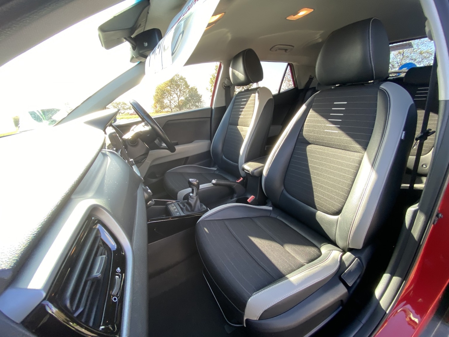 Used Kia Stonic 2018 for sale - 76120261: Photo 19