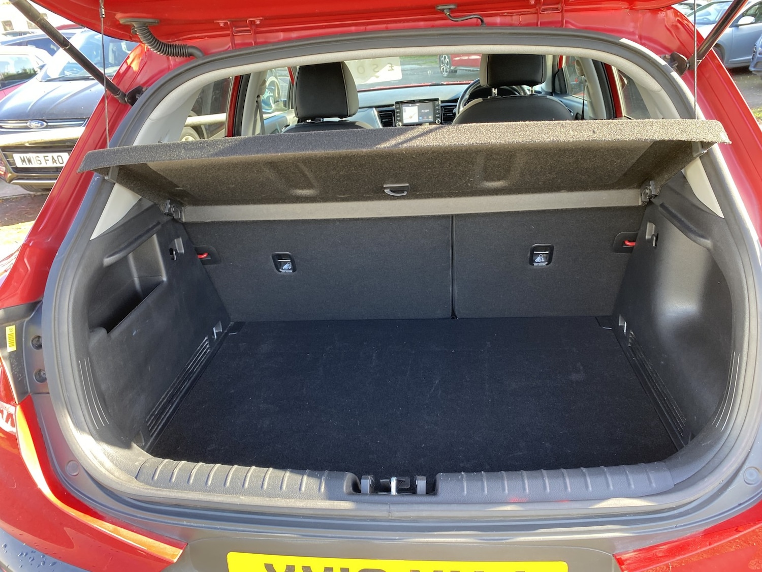 Used Kia Stonic 2018 for sale - 76120261: Photo 9