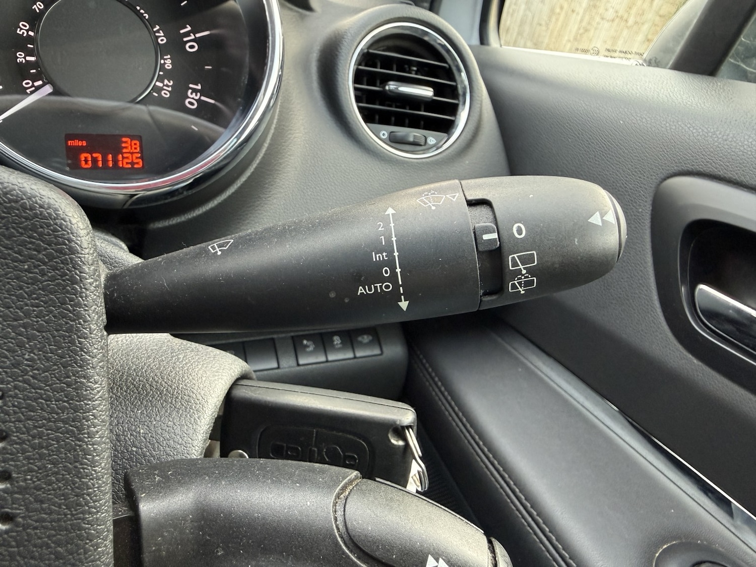 Used Peugeot 3008 2014 for sale - 76631485: Photo 29