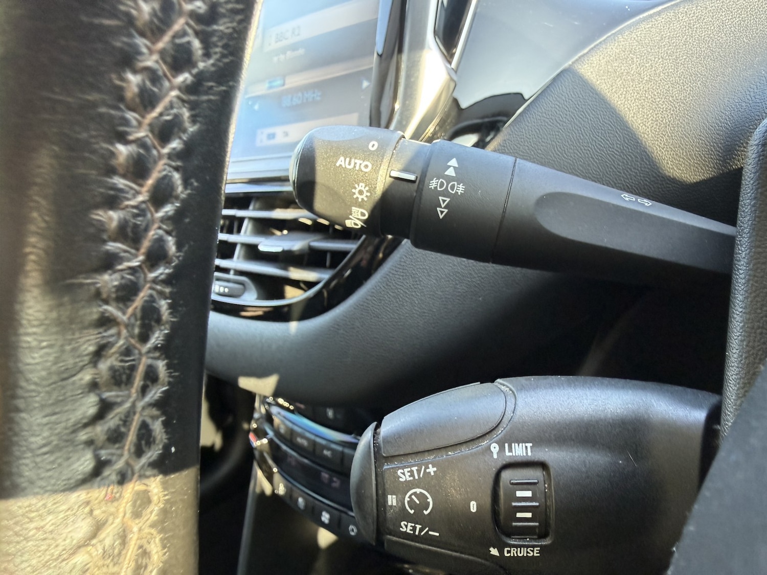 Used Peugeot 208 2013 for sale - 77759015: Photo 22