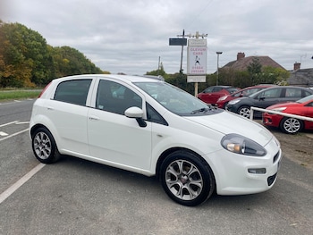 Used Fiat Punto 2017 for sale - 76242879: Photo
