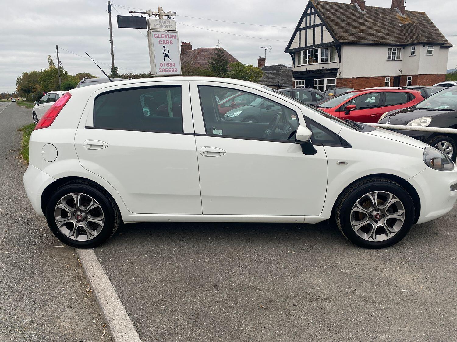 Used Fiat Punto 2017 for sale - 76242879: Photo 9