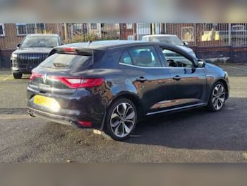 Used Renault Megane 2017 for sale - 77154418: Photo