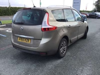 Used Renault Grand Scenic 2015 for sale - 78782270: Photo