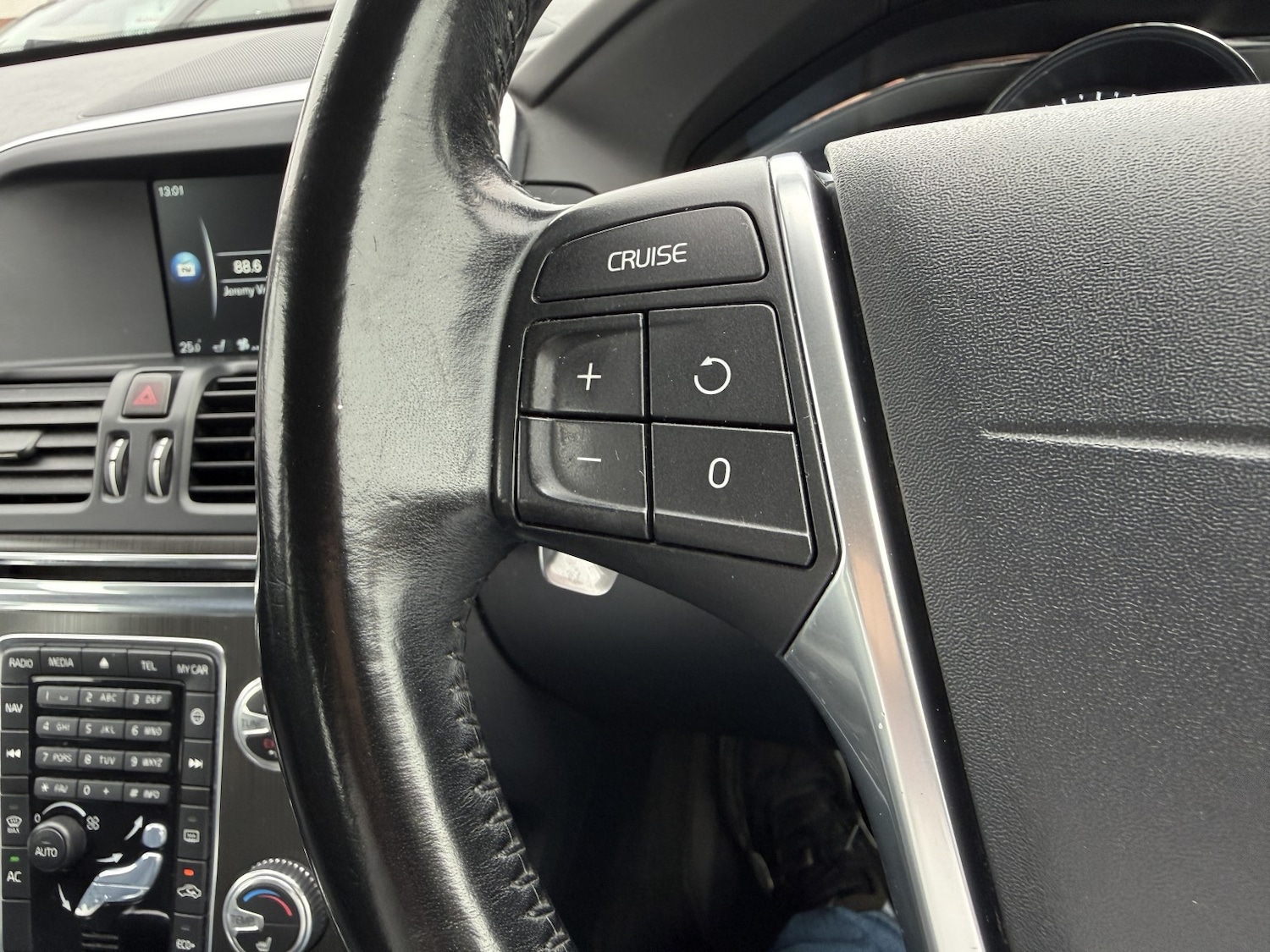 Used Volvo XC60 2014 for sale - 75999868: Photo 28