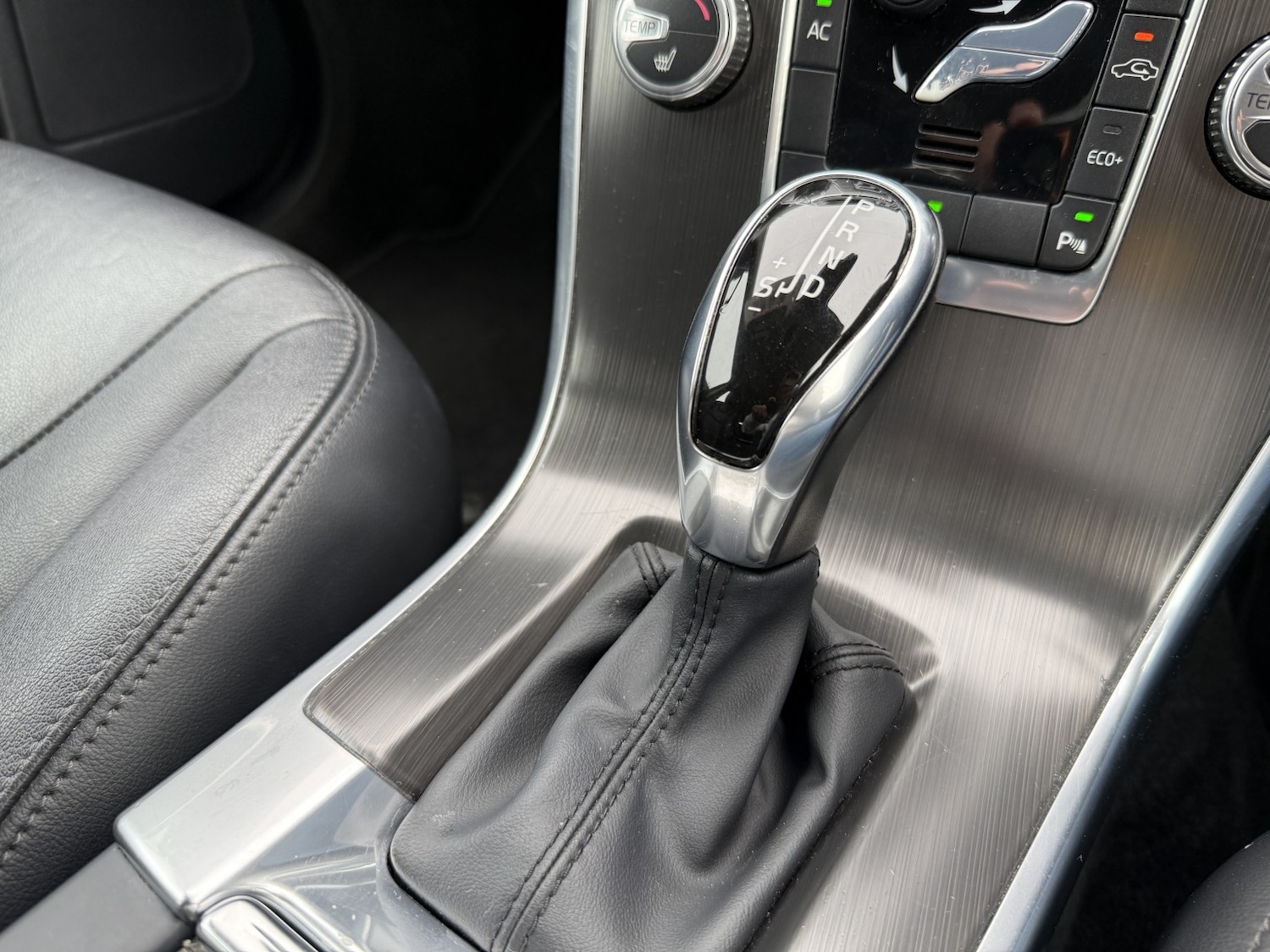 Used Volvo XC60 2014 for sale - 75999868: Photo 30