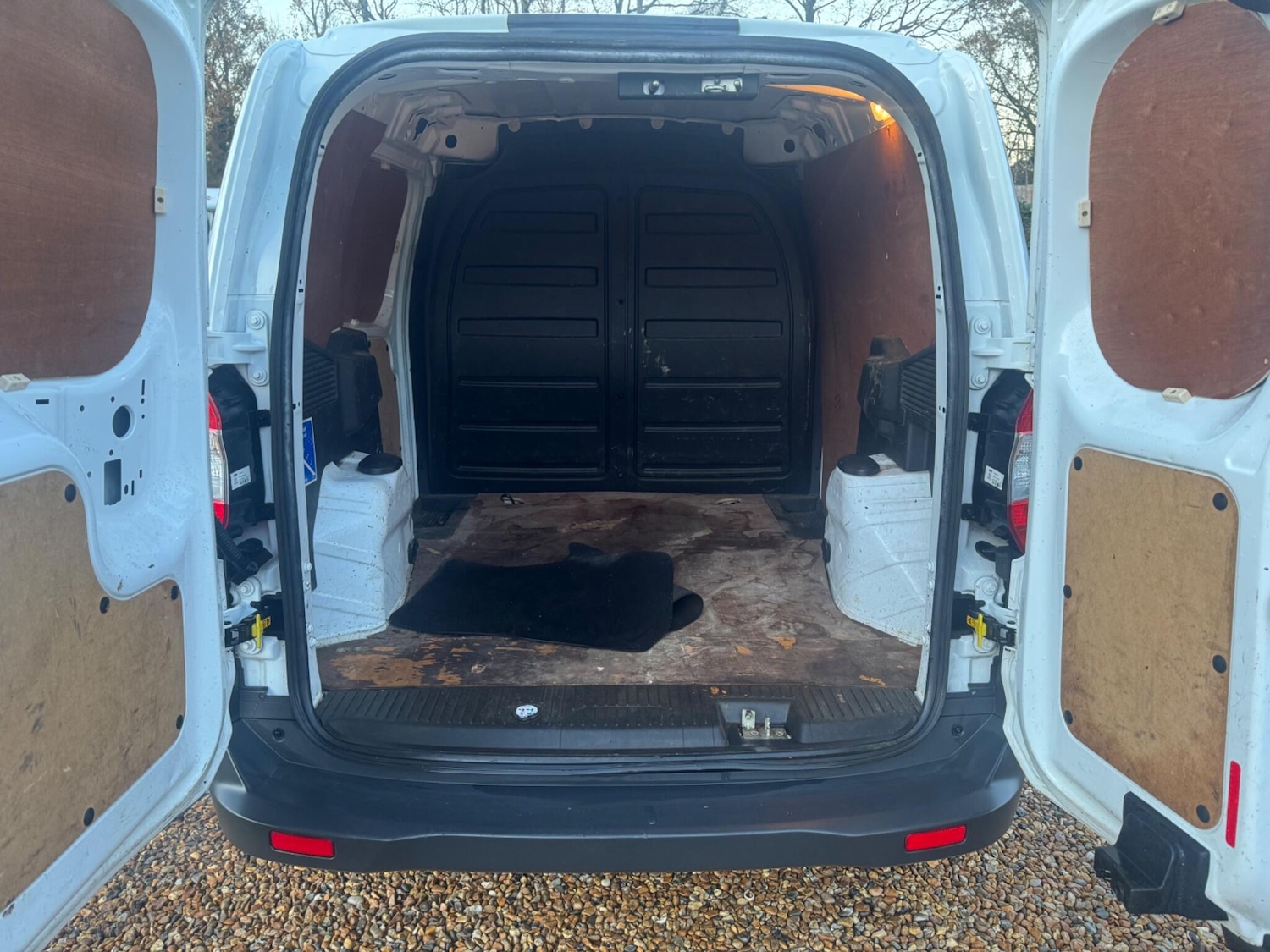 Used Ford Transit Courier 2020 for sale - 76801180: Photo 16