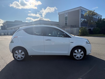 Used Chrysler Ypsilon 2014 for sale - 79372290: Photo