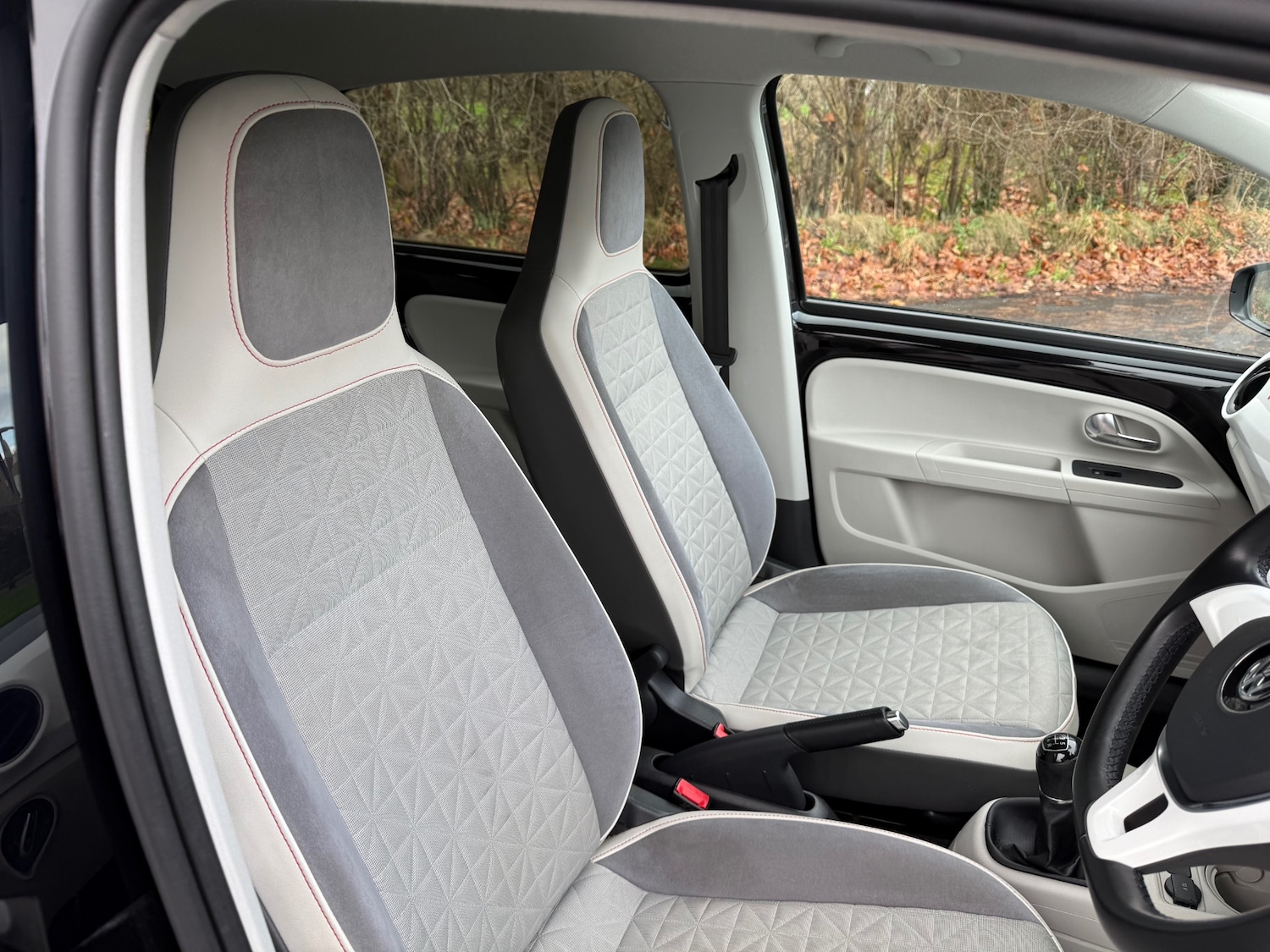 Used Volkswagen up! 2016 for sale - 76682528: Photo 12