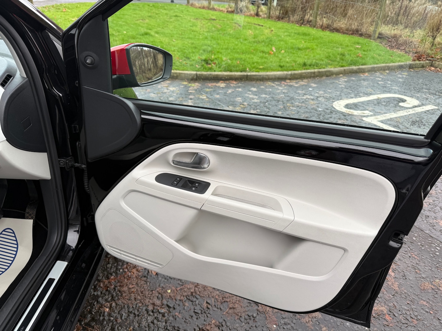 Used Volkswagen up! 2016 for sale - 76682528: Photo 13