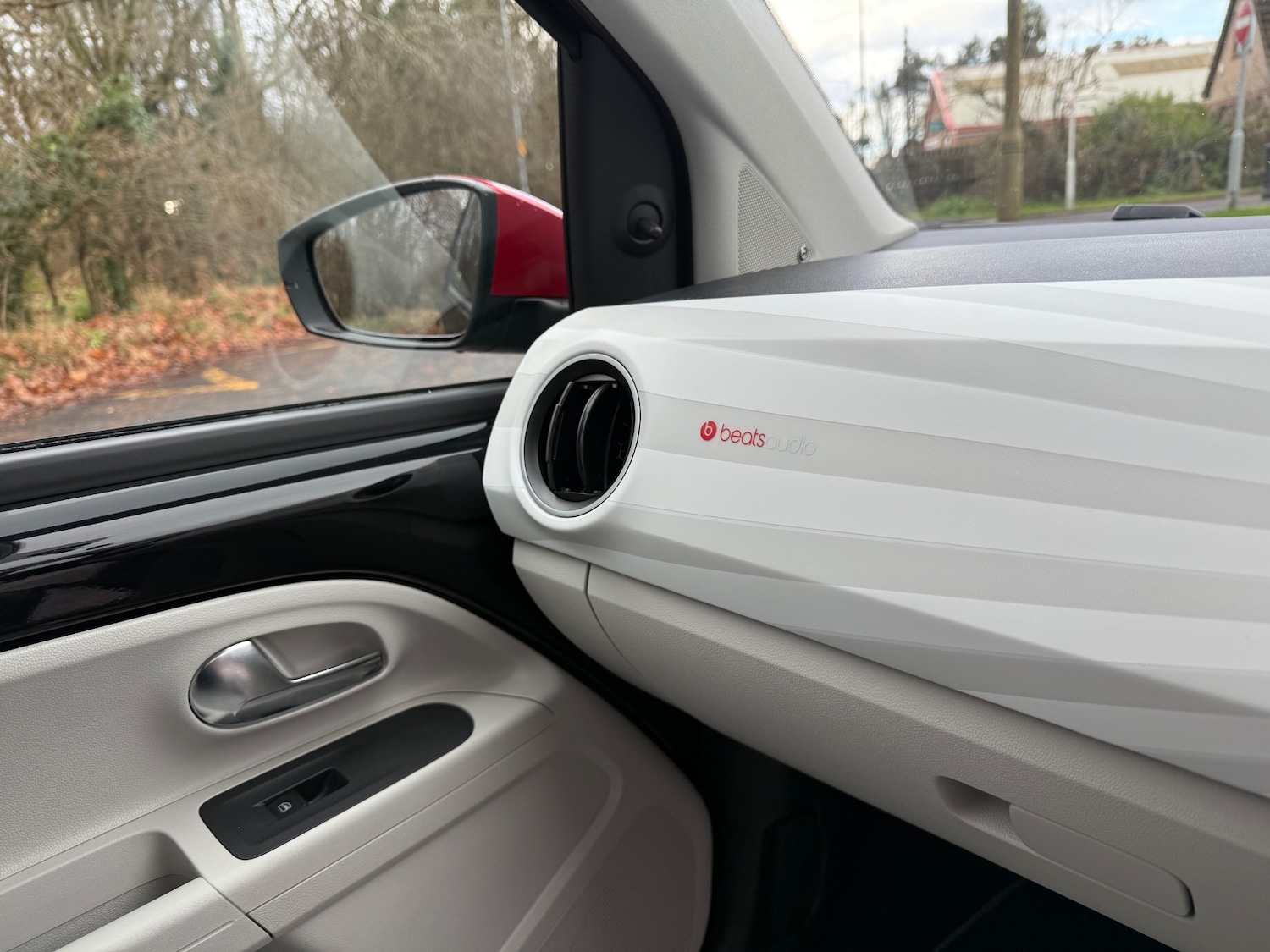 Used Volkswagen up! 2016 for sale - 76682528: Photo 17