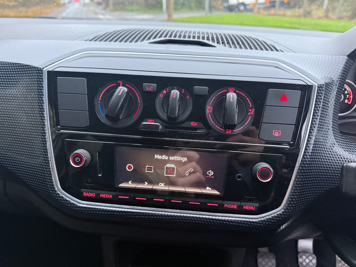 Used Volkswagen up! 2017 for sale - 76415980: Photo 11