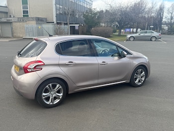 Used Peugeot 208 2014 for sale - 78085029: Photo